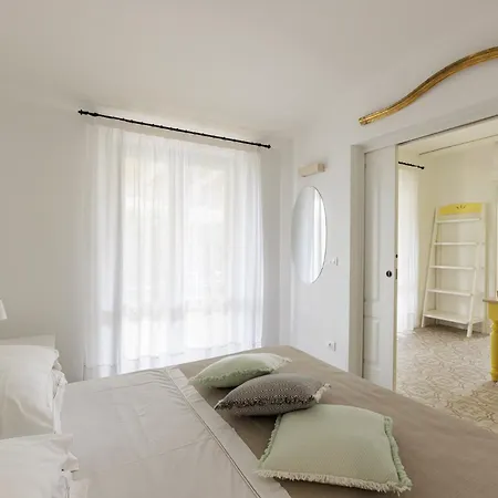 Apartahotel Borgo De Li Santi