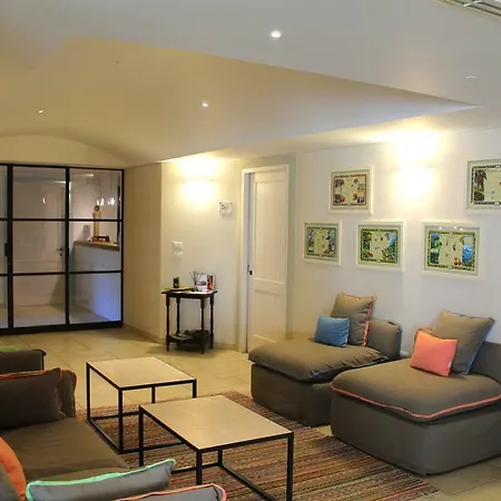 شقة فندقية Borgo De Li Santi 3*