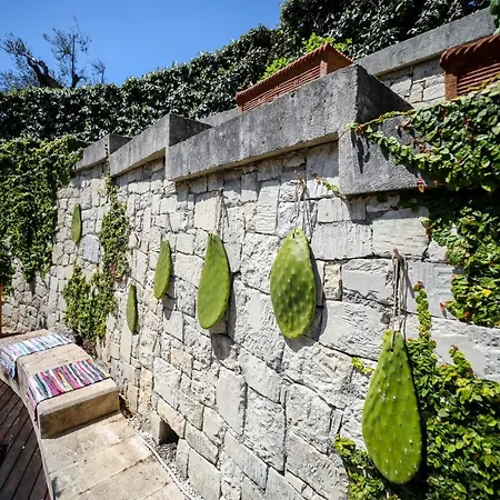 Borgo De Li Santi Aparthotel