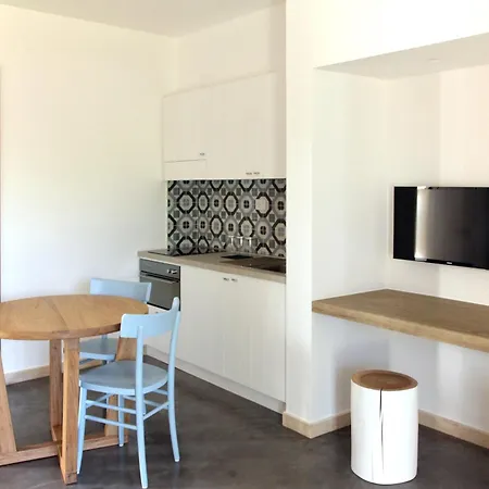 Aparthotel Borgo De Li Santi