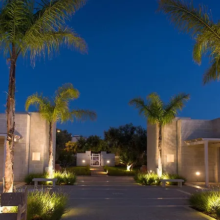Borgo De Li Santi Apartahotel 4*