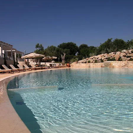 Aparthotel Borgo De Li Santi 4*