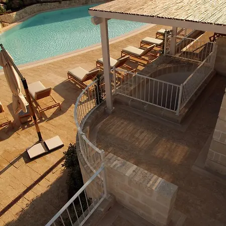 Borgo De Li Santi Aparthotel 4*