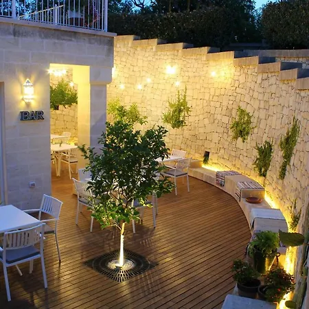 Borgo De Li Santi 4* 奥特朗托